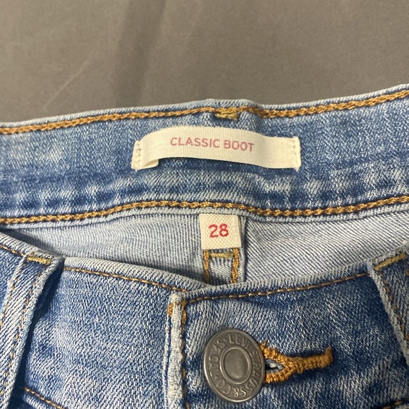 Levi’s classic boot jeans. 28x30 - Picture 2 of 6